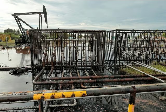 ভেনেজুয়েলার তেল বিক্রি ‘অনির্দিষ্টকালের’ জন্য নিয়ন্ত্রণের ঘোষণা যুক্তরাষ্ট্রের